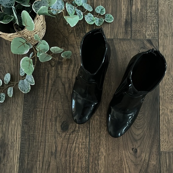 Aldo Aurella Black Patent Leather Sock Booties in Black - Picture 2 of 7